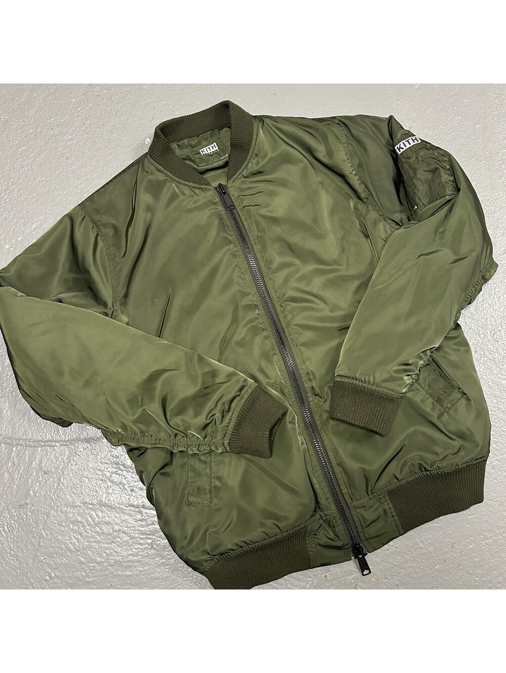 AUTHENTIC Kith Classics Olive Green Bomber Jacket Zip Up Size Medium